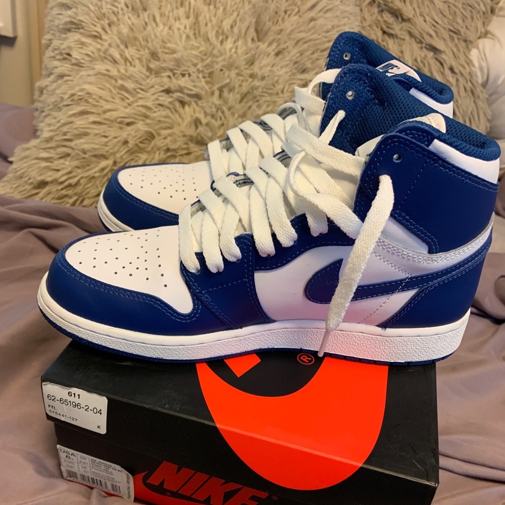 Worn once Jordan 1 size 6 GS